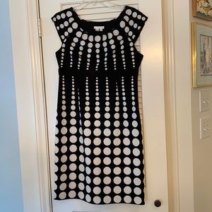 London Times black and white shift